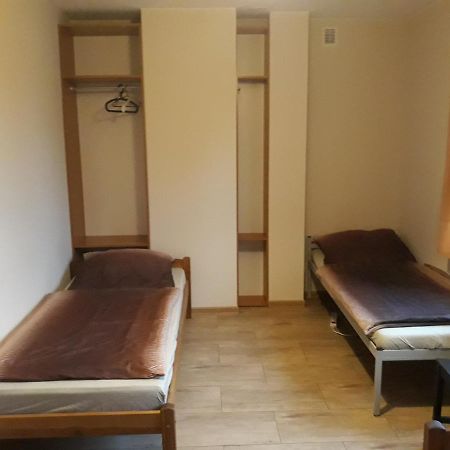 Noclegi Pod Kasztanami Marki  Exterior foto